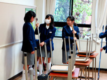中1の教室で高3のBIG SISTERが活動開始 | 最新のお知らせ｜香蘭