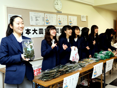 パーティを彩るご馳走や バザーで今年も「東北支援売場」「香蘭オリジナルグッズ売場 その他