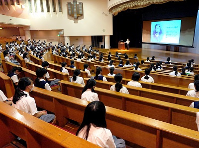 中等科1年生に向けて「香蘭女学校132年のあゆみ」のお話 | 最新